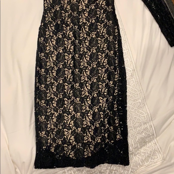 Black lace dress - Picture 2 of 4